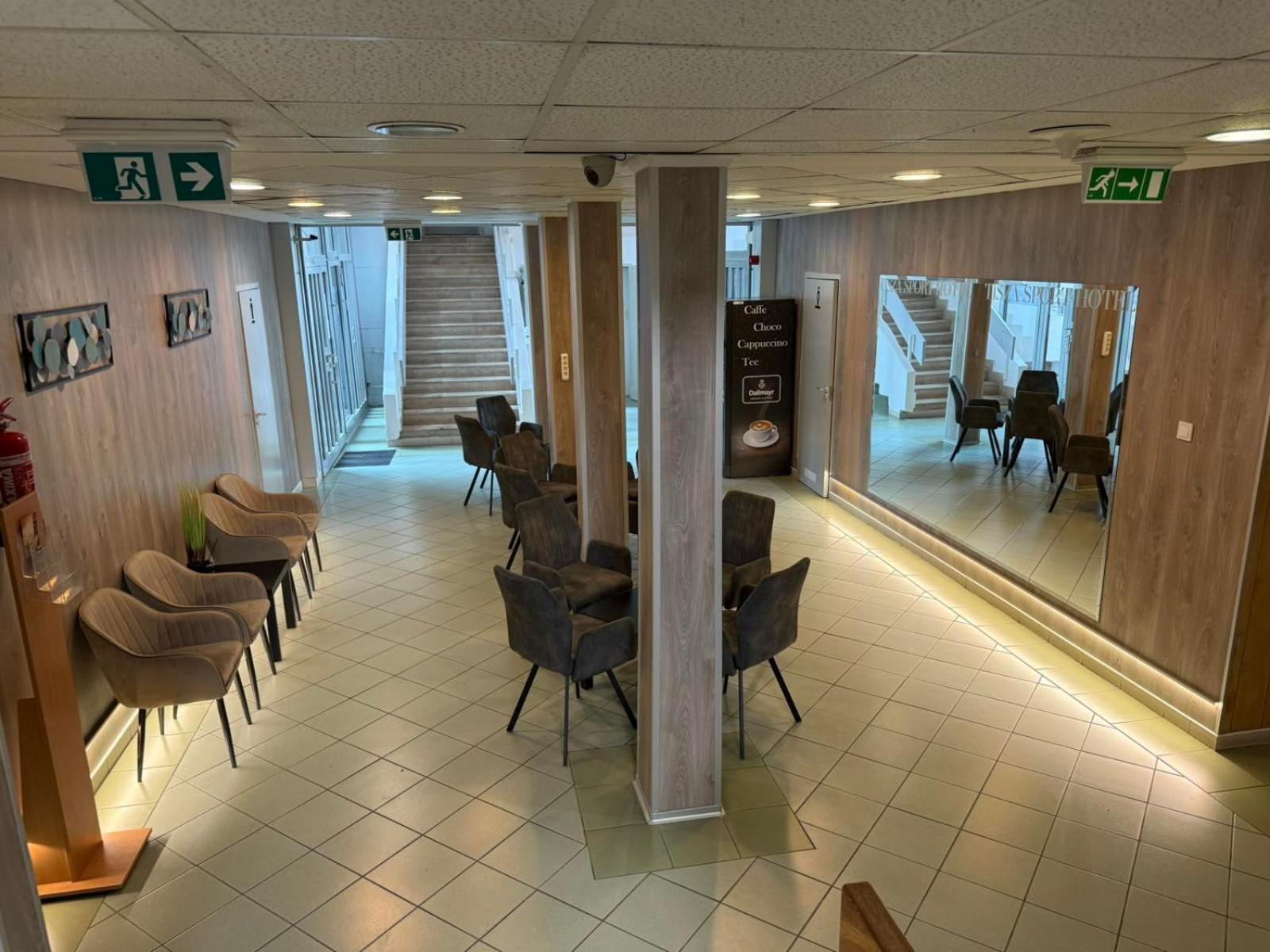 Tisza Sport Hotel Szeged Buitenkant foto